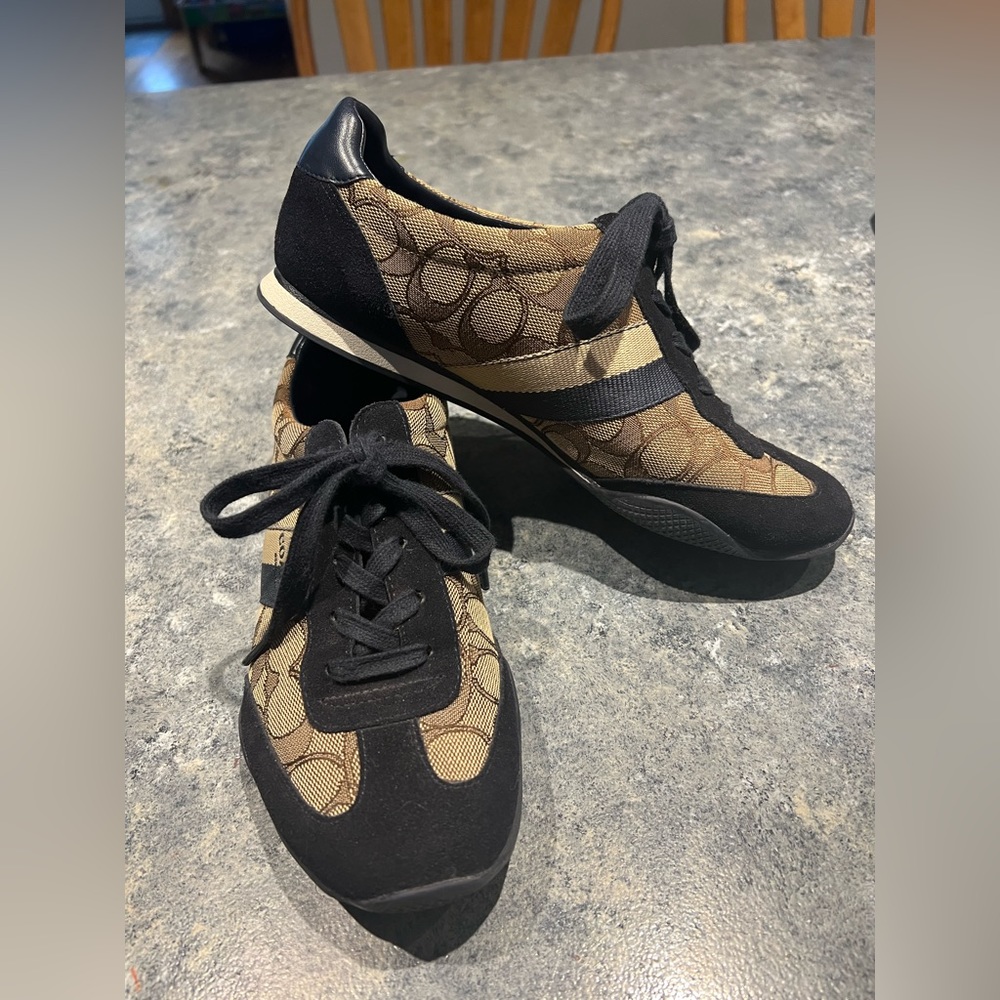 EUC Coach Women's Kelson Signature Brown and Navy Blue Suede Sneakers Sz8